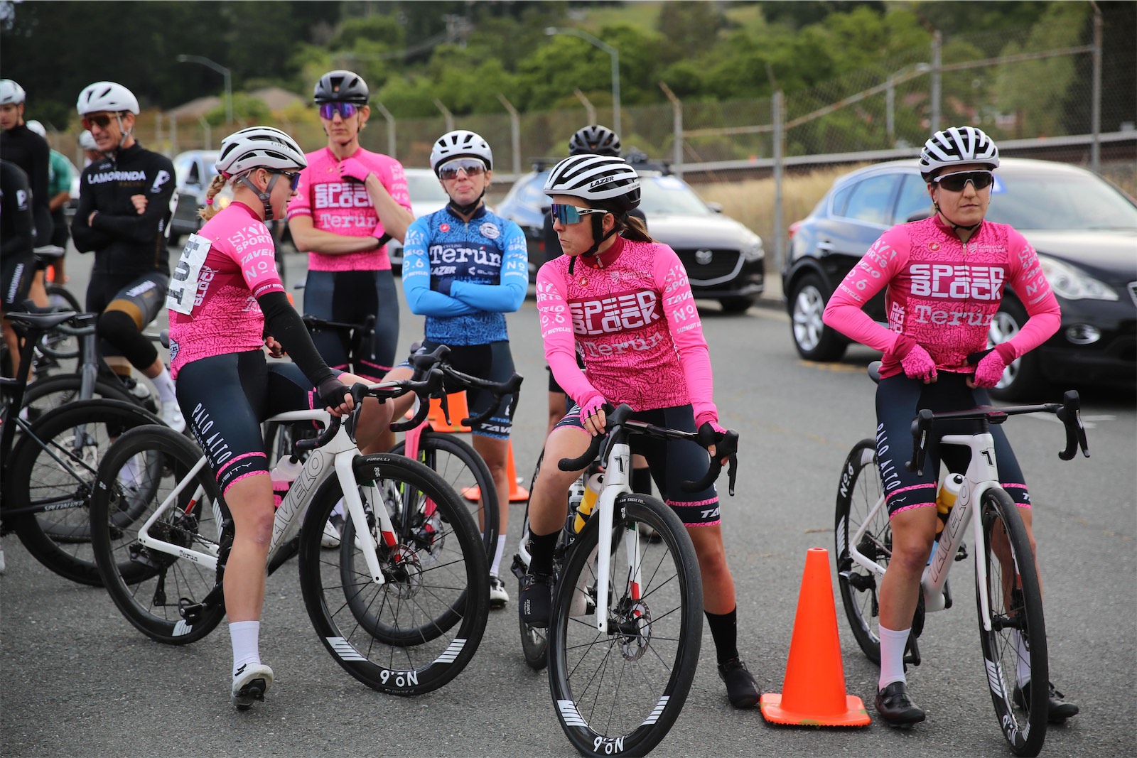 Riders in SpeedBlock-Terún kits among a group of racers at the 2025 Berkeley Hills Road Race